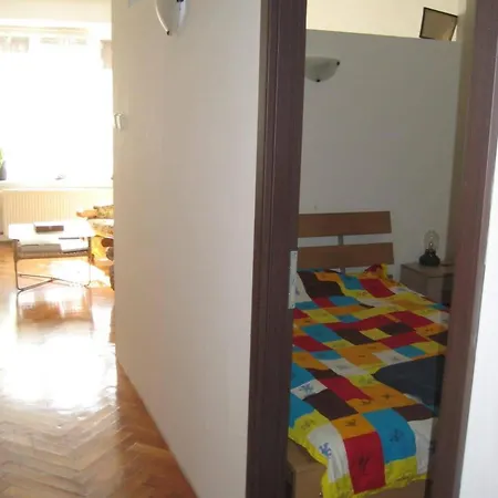 Charming With 2 Bedrooms